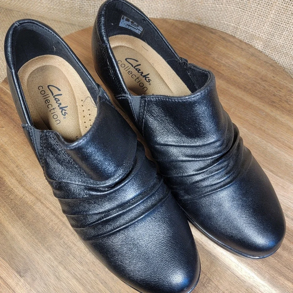 Clarks Emily 2 Cove Leather Slip On Shootie Block Heel Shoes Women's Size 7 Wide